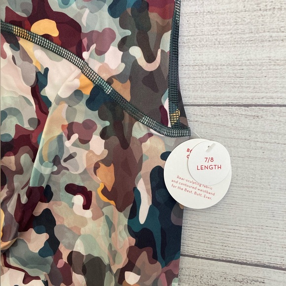 SPANX | NWT Women’s Printed Camo Ruby Multi Active 7/8 Length Leggings - Picture 5 of 11